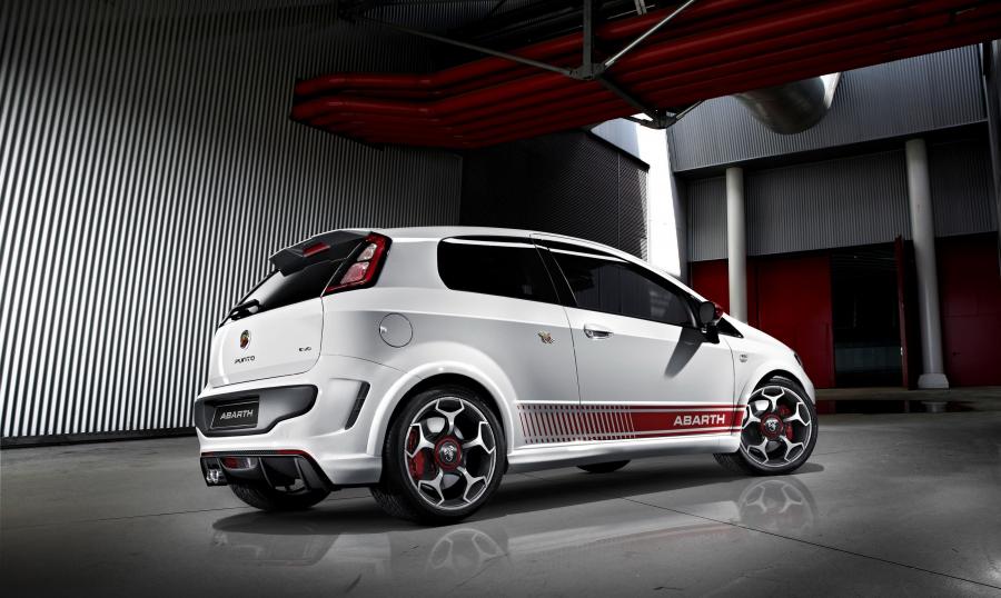  Fiat Abarth Punto Evo 2011 года  (фото 3 из 4)